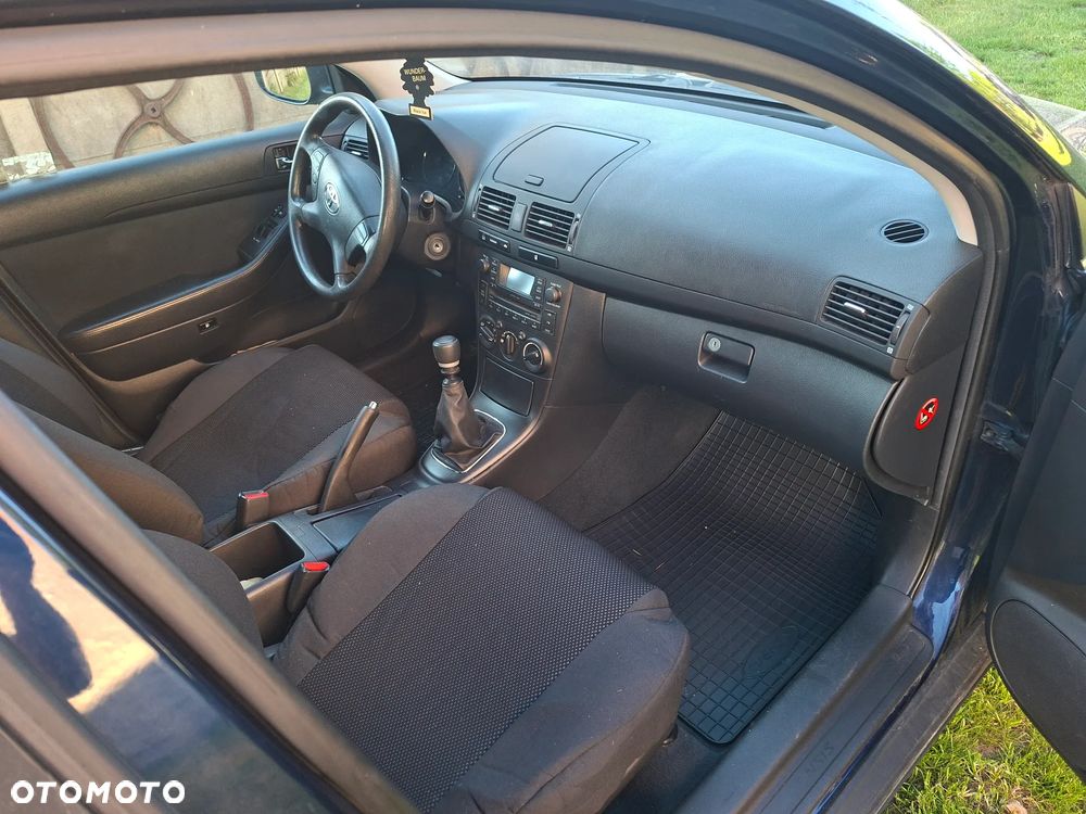 Toyota Avensis 2.0 D-4D Sol - 6