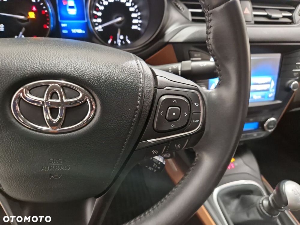 Toyota Avensis 2.0 D-4D Premium - 15