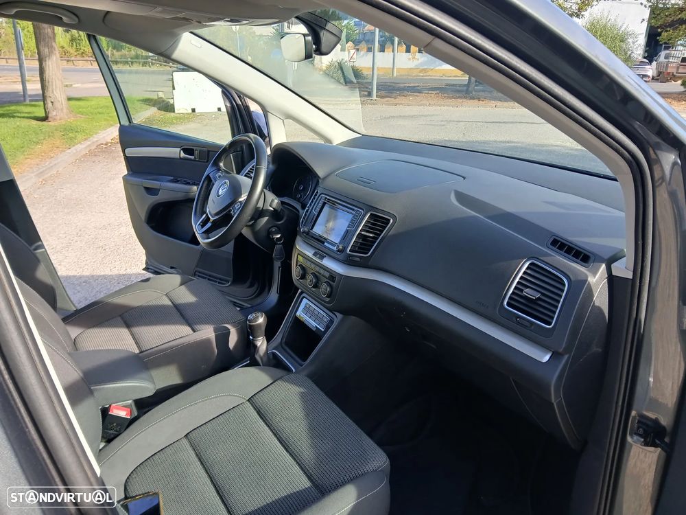 VW Sharan 2.0 TDI Confortline - 14