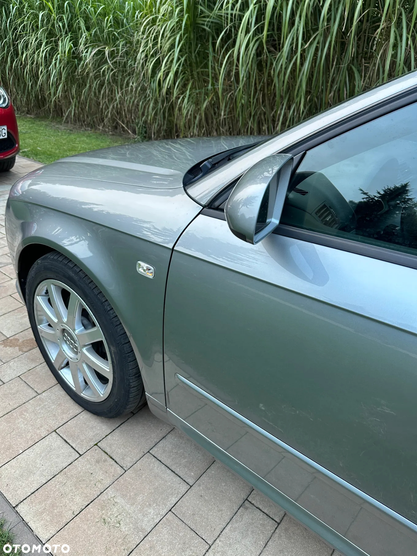 Audi A4 2.0T FSI - 12