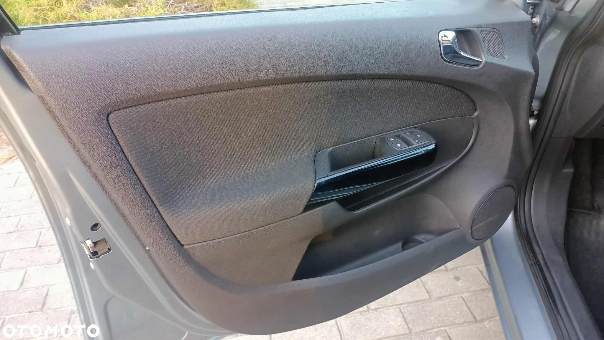 Opel Corsa 1.4 16V Satellite - 16