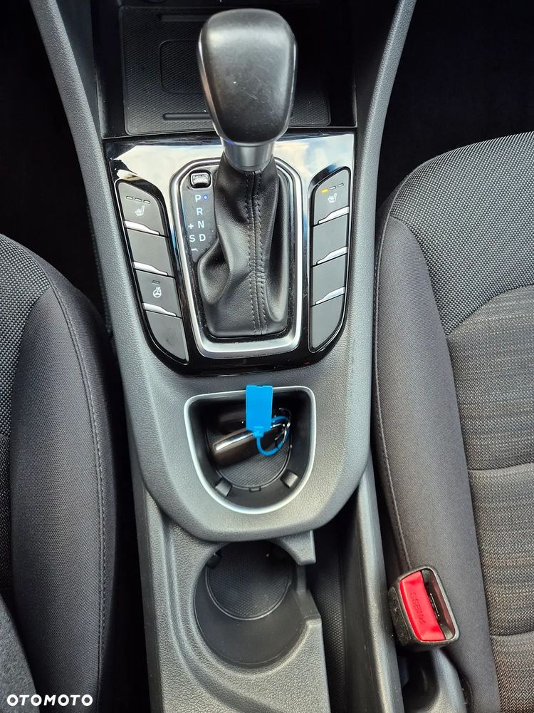 Hyundai IONIQ - 26