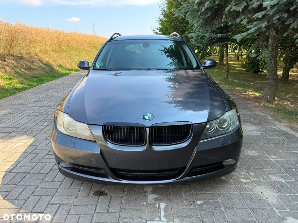 BMW Seria 3 320i - 3
