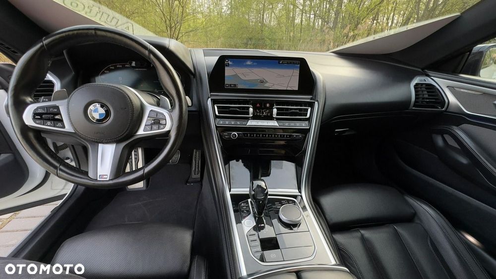 BMW Seria 8 - 24