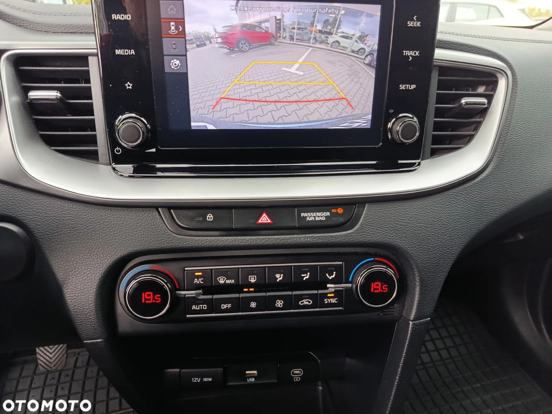 Kia XCeed 1.5 T-GDI M - 13