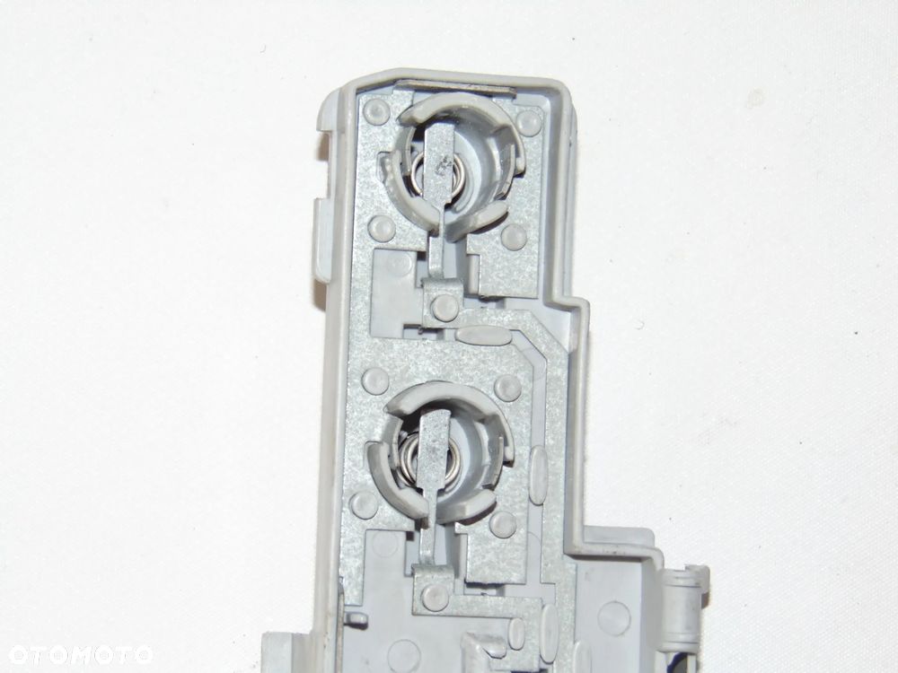 Wkład lewy prawy oprawka żarówek lampy tylnej tył lewej prawej Opel Vectra C HB hatchback liftback sedan 02-05r - 13