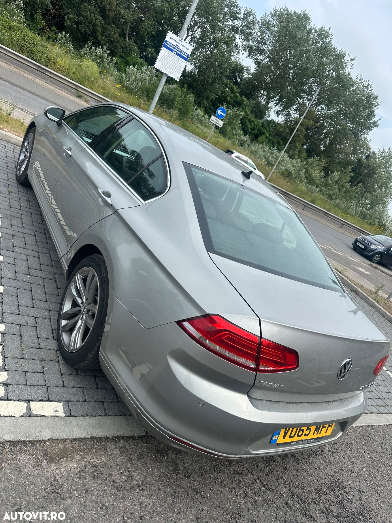 Volkswagen Passat 2.0 TDI SCR Business - 3