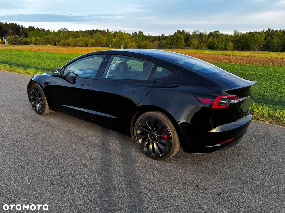 Tesla Model 3 - 8