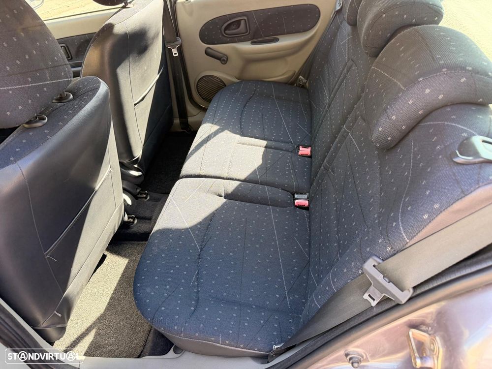 Renault Clio 1.2 16V Expression QuickS — fotografia 9