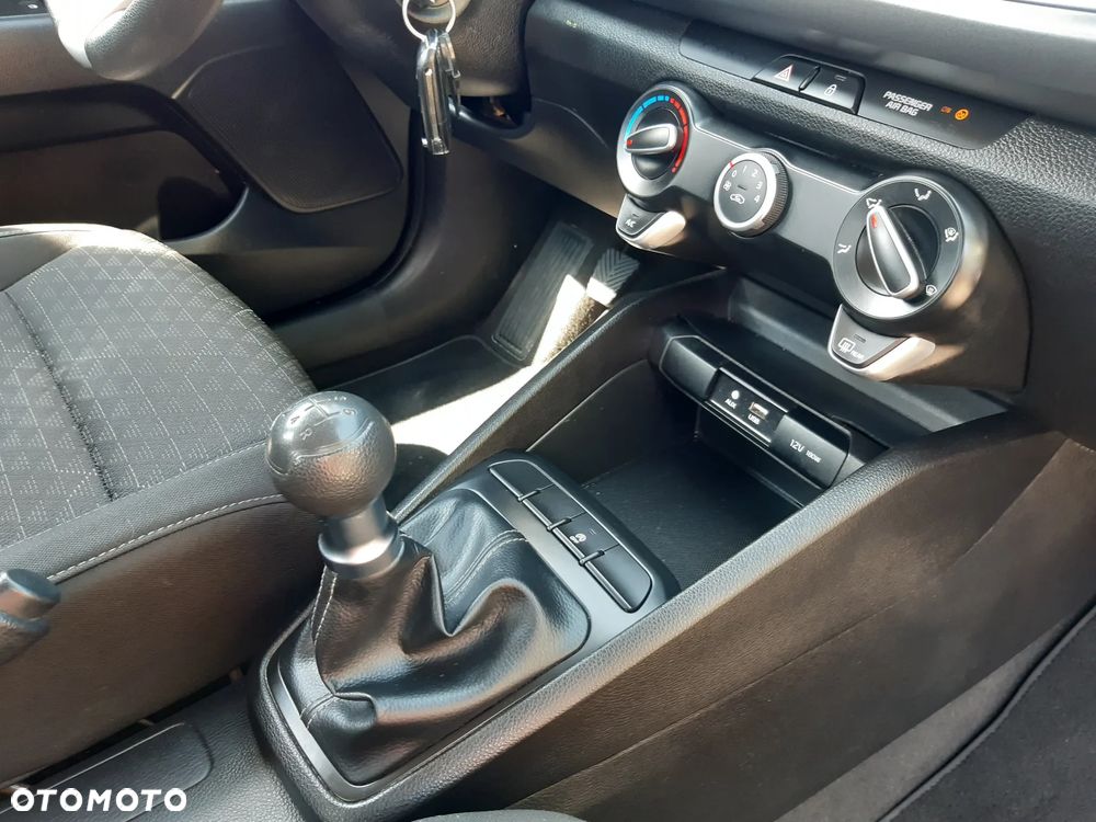 Kia Rio 1.2 Attract - 8