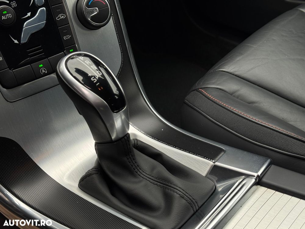 Volvo XC 60 D4 Geartronic Ocean Race - 16