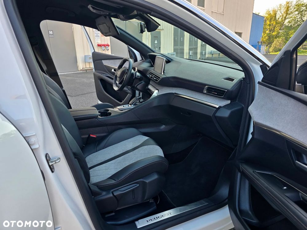 Peugeot 3008 1.6 PureTech HYbrid4 GT Line S&S EAT8 - 19