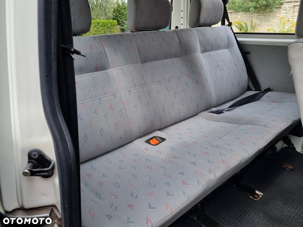 Volkswagen Transporter Mixt - 23