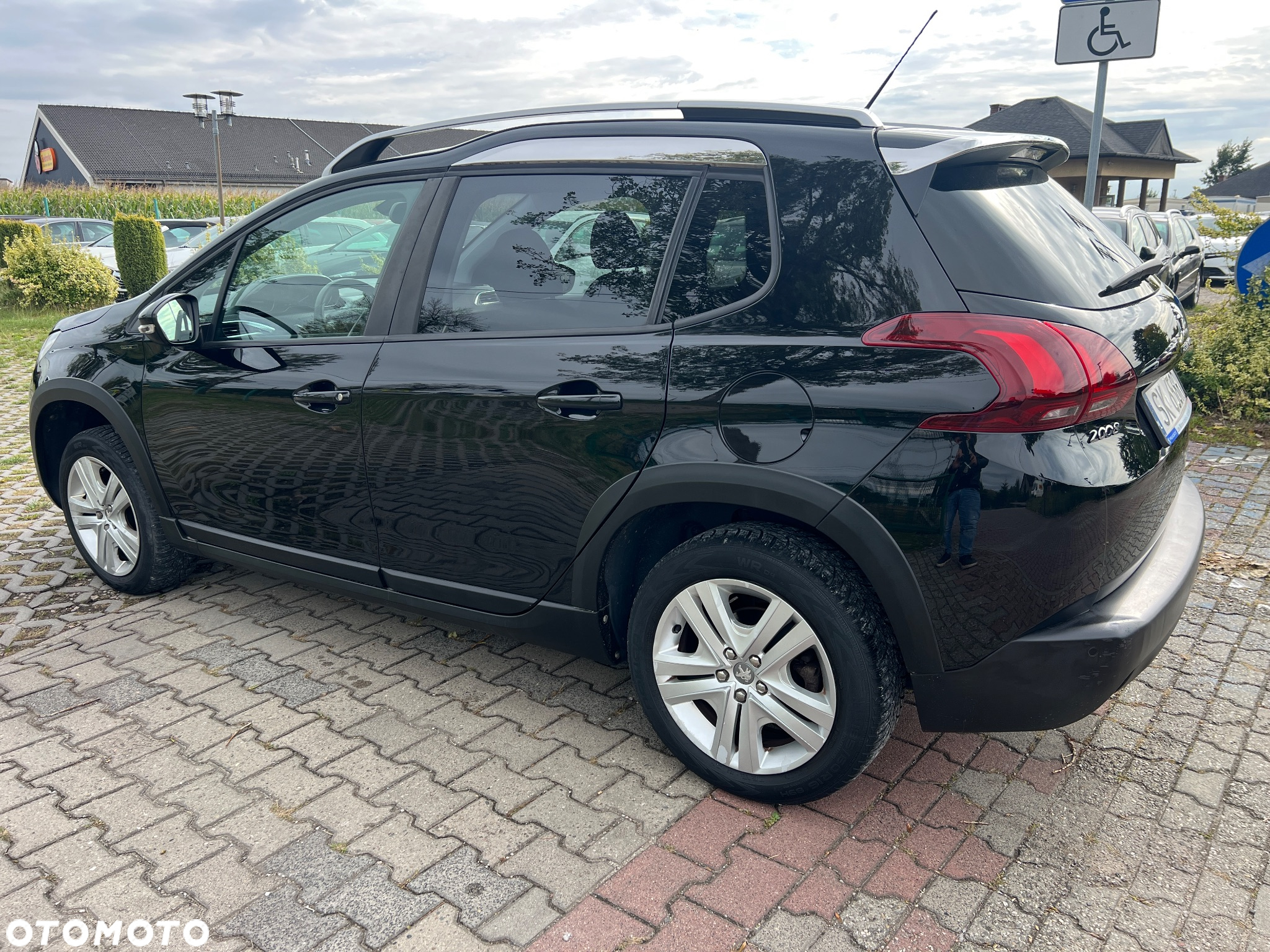 Peugeot 2008 1.2 Pure Tech Signature - 32