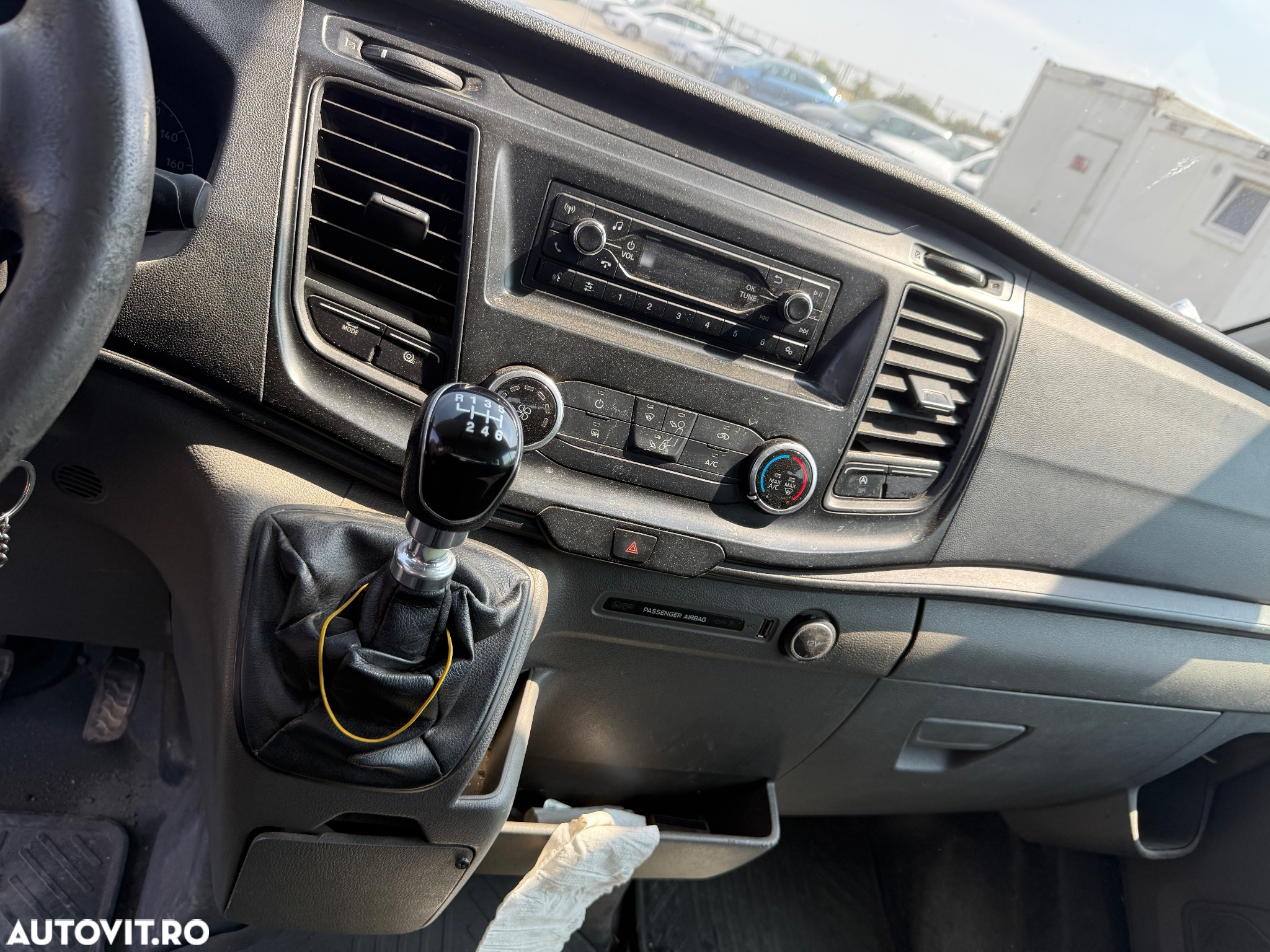 Ford an 2020 Transit 2.0tdi Punte Dubla 7 Locuri Dokka Bena Camioneta Clima AC Unic Proprietar de noua Reprezentanța Ford carosata Istoric Service Complet Carte service Km reali  NU Mercedes Sprinter VW crafter Boxer Iveco - 22
