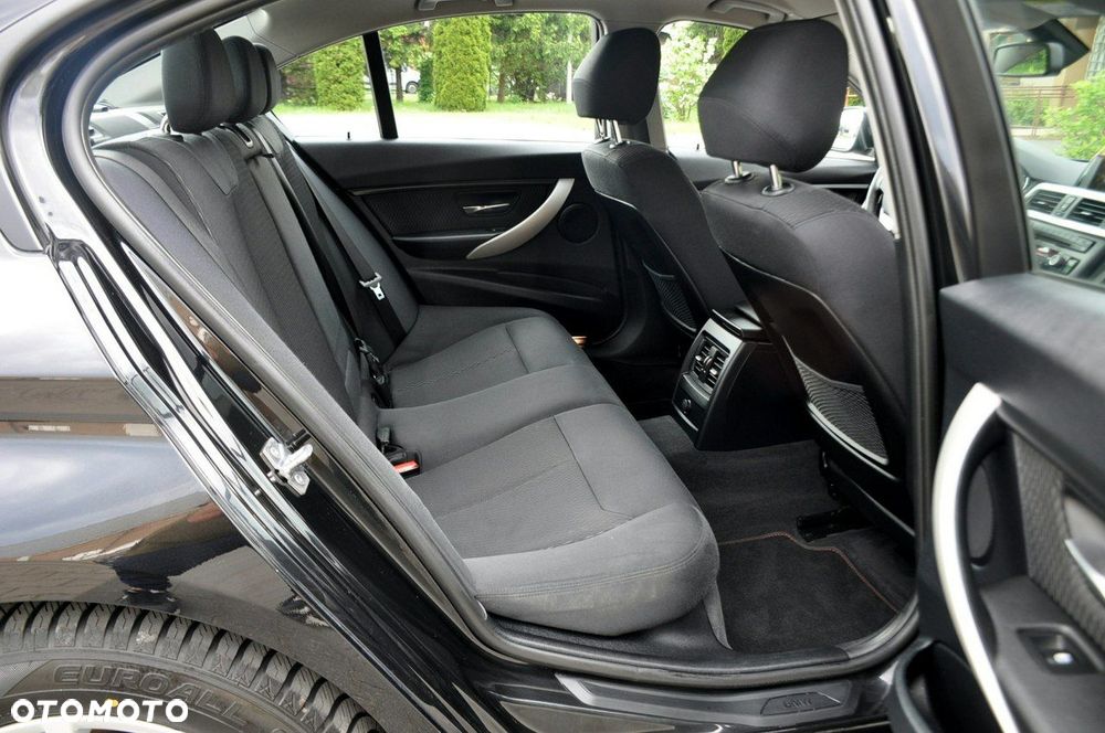 BMW Seria 3 - 18