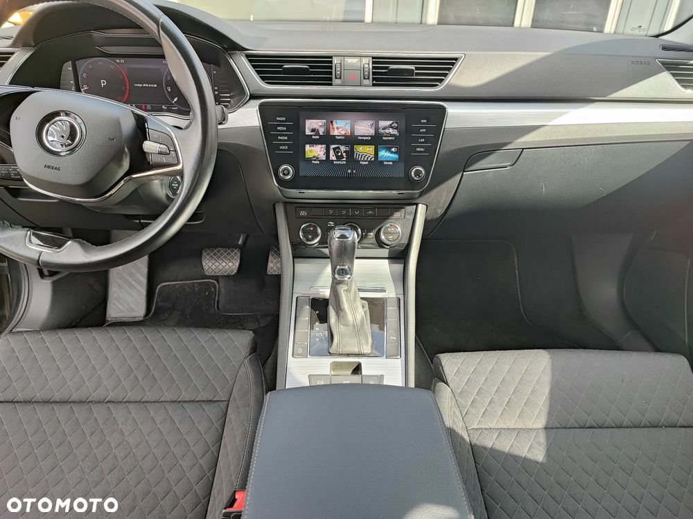 Skoda Superb 2.0 TDI SCR Ambition DSG - 17