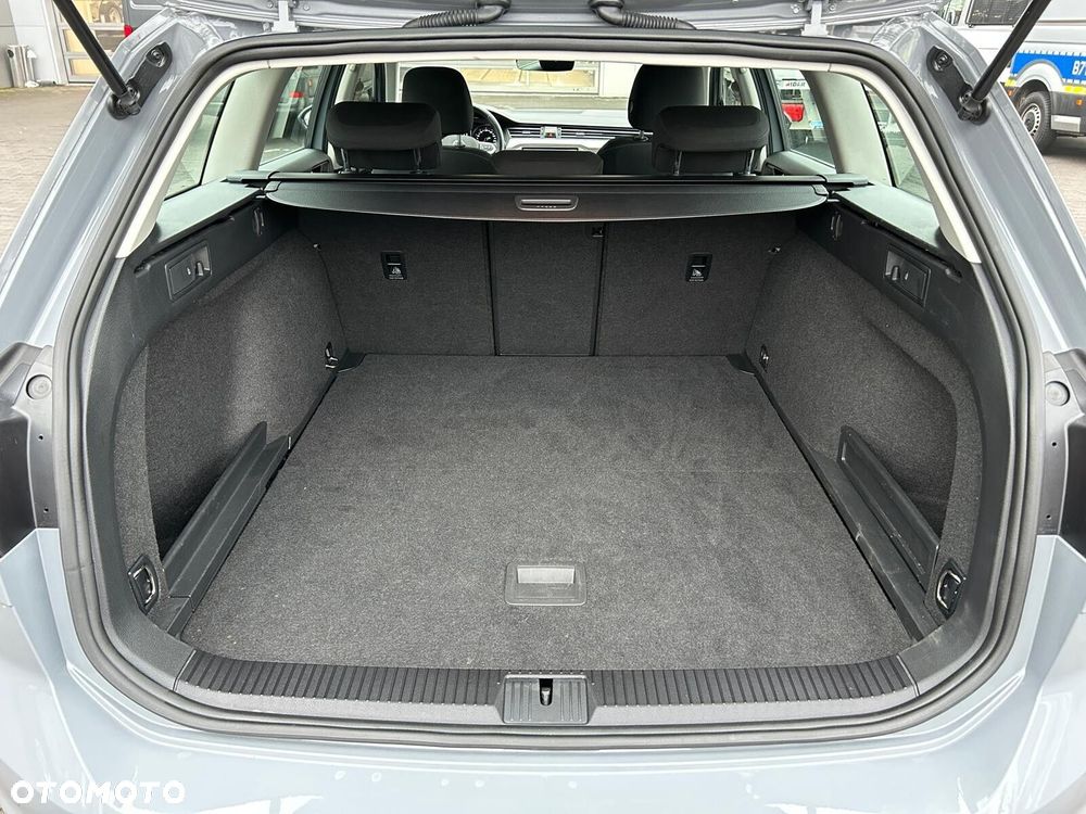 Volkswagen Passat - 10