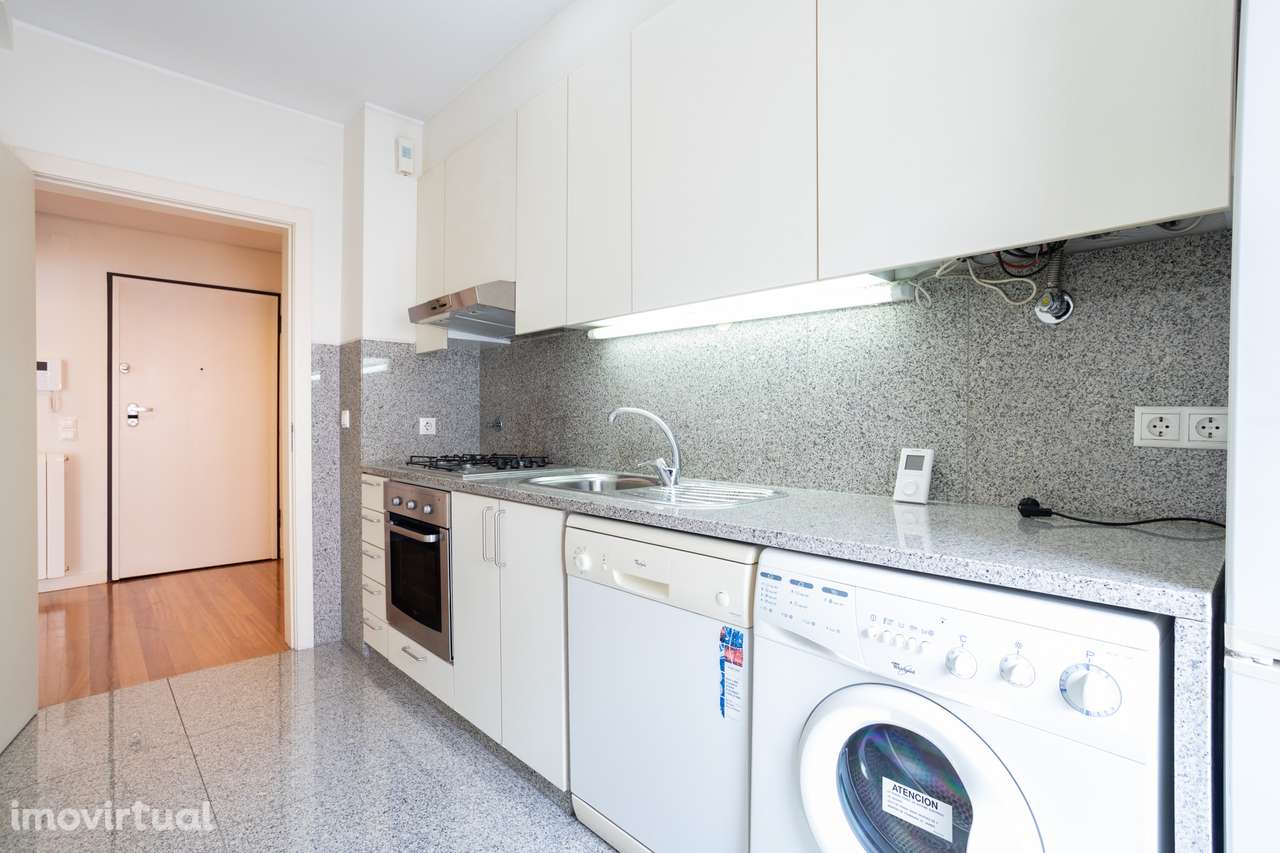 APARTAMENTO T1- ARRENDAMENTO - Grande imagem: 4/13