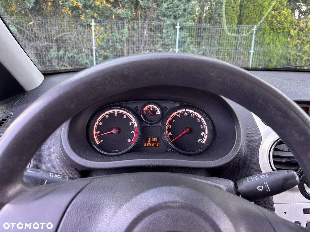 Opel Corsa 1.2 16V Enjoy - 8