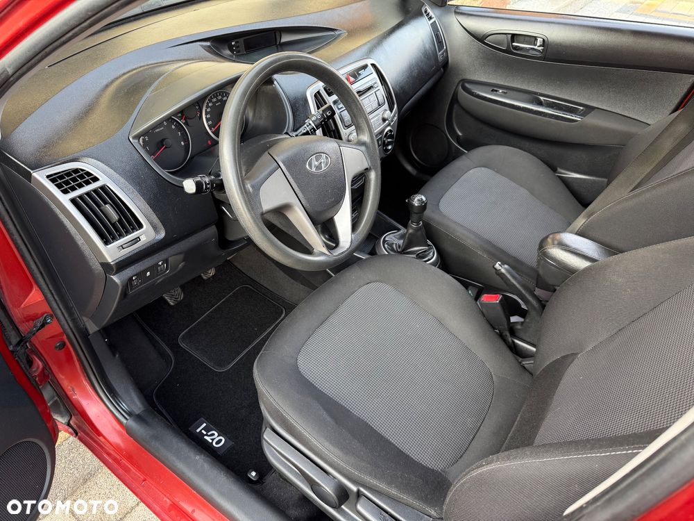 Hyundai i20 - 17