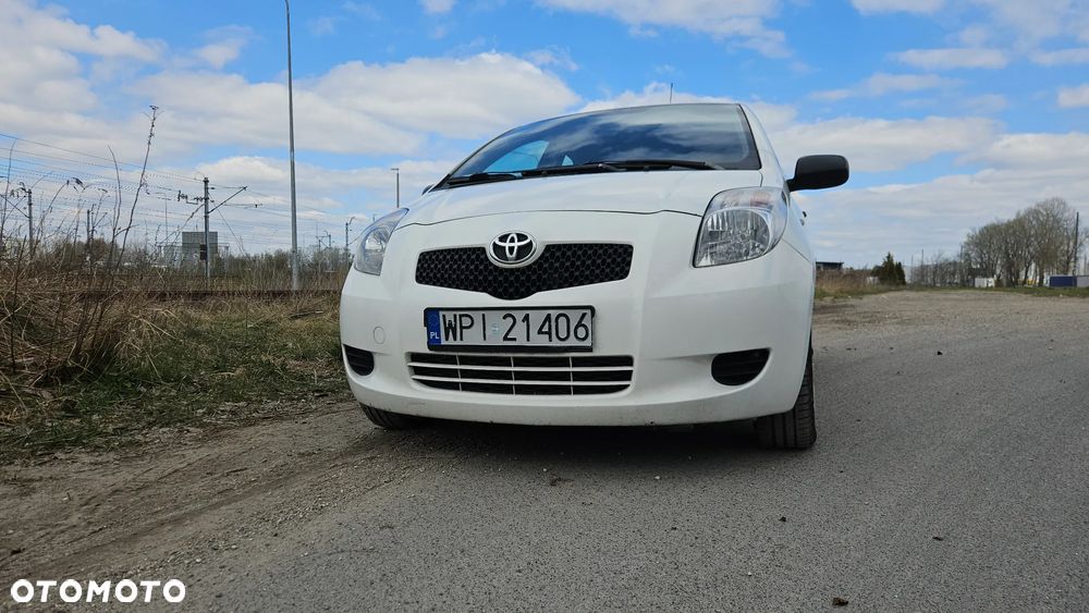 Toyota Yaris 1.3 Terra - 11