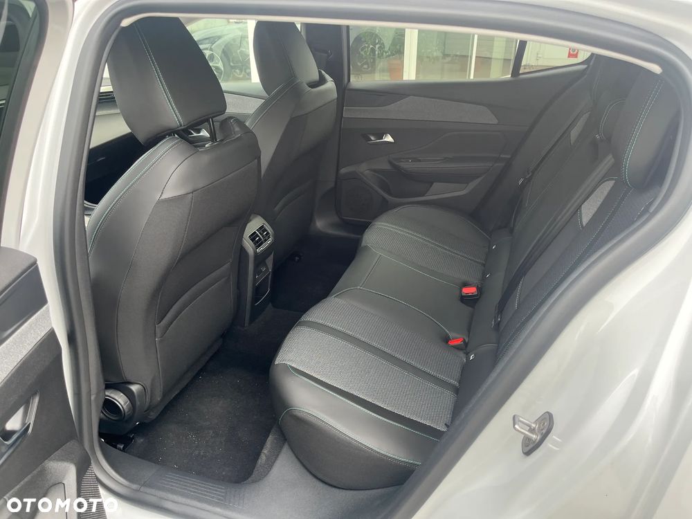 Peugeot 408 1.2 PureTech mHEV Allure S&S e-DSC6 - 14