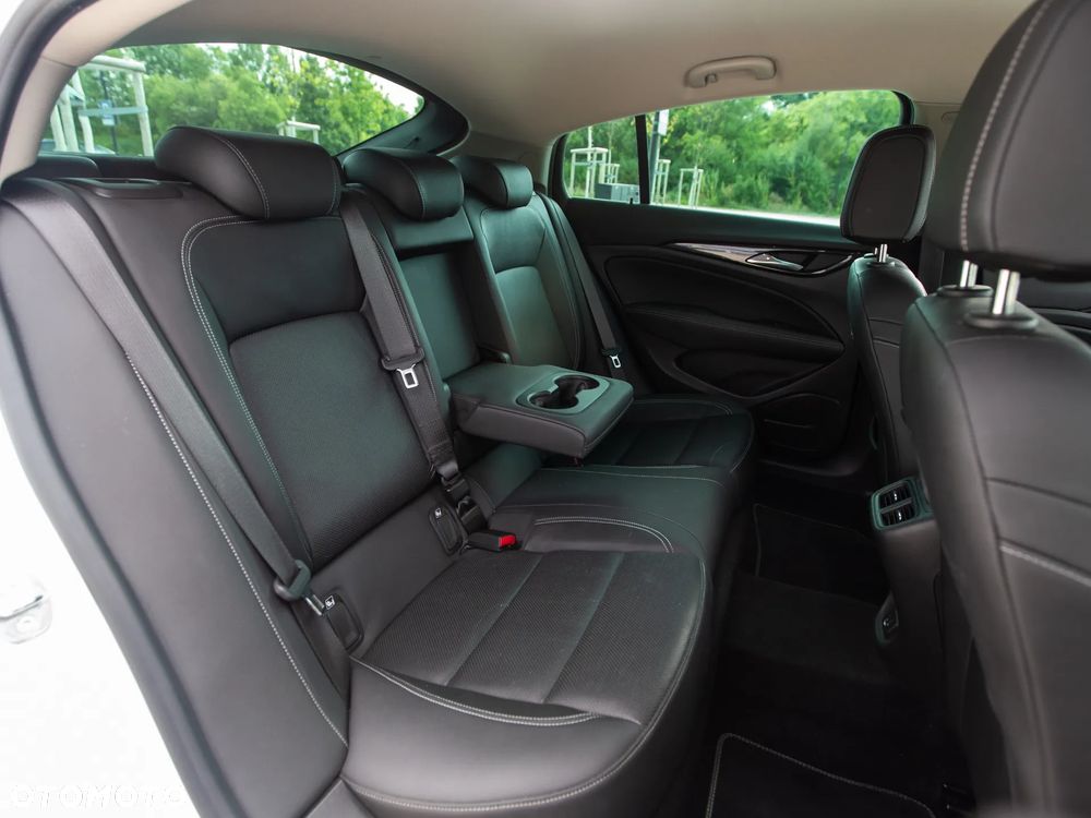 Opel Insignia 2.0 BiTurbo 4x4 Exclusive - 23