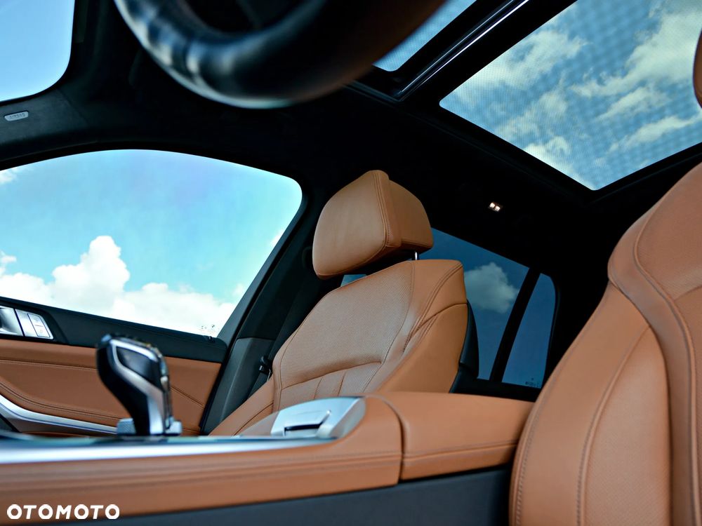 BMW X7 M50i sport - 16