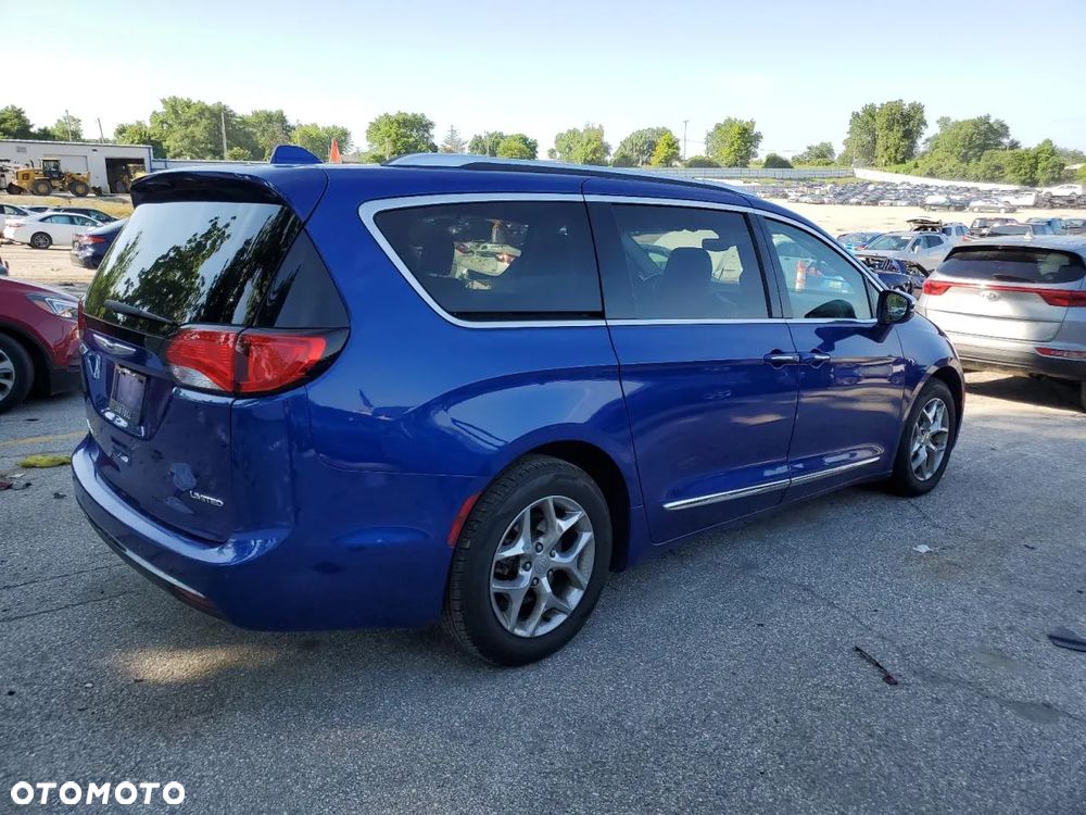 Chrysler Pacifica - 6