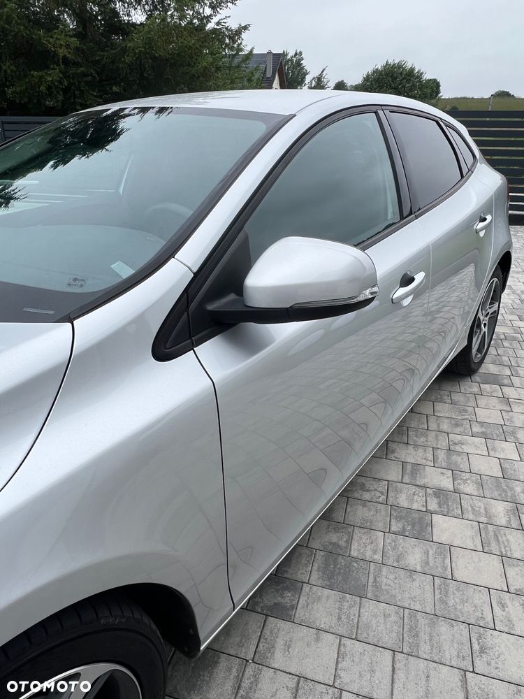 Volvo V40 D2 Drive-E Momentum - 4