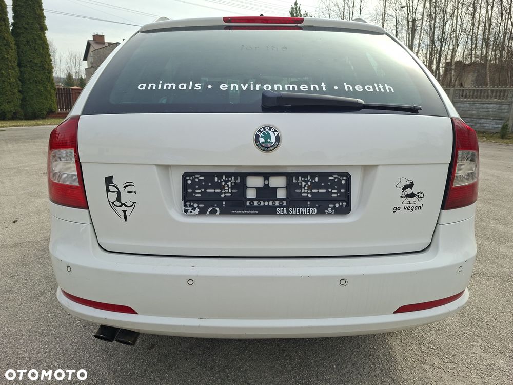 Skoda Octavia 2.0 TSI DSG RS - 5