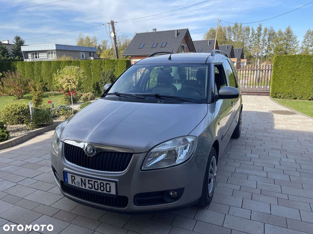 Skoda Roomster 2010 photo 2