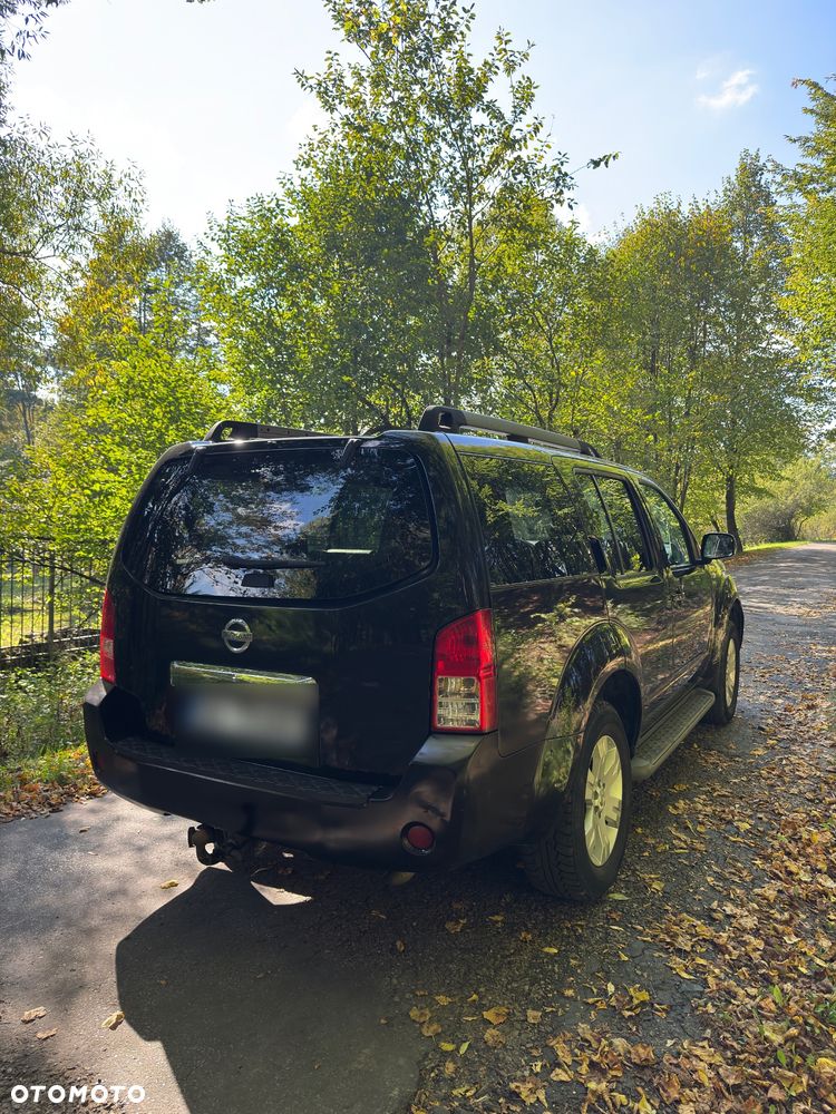 Nissan Pathfinder 2.5 DCi Elegance / LE - 2
