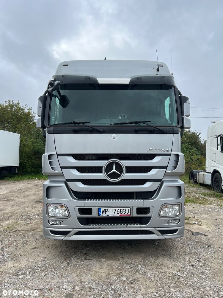 Mercedes-Benz Actros - 3