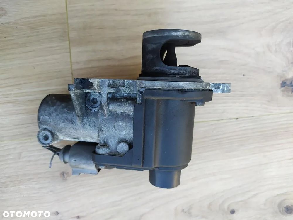 AUDI A8 D3 4.2 TDI ZAWÓR EGR 057131501C - 3