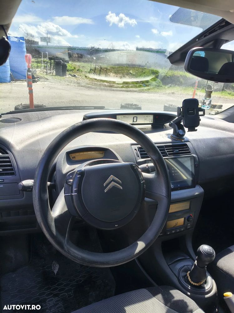 Citroën C4 1.4i 16V SX - 2