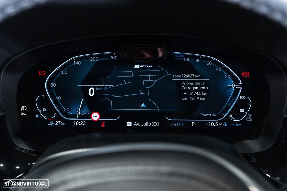 BMW 530 e Pack Desportivo M - 14