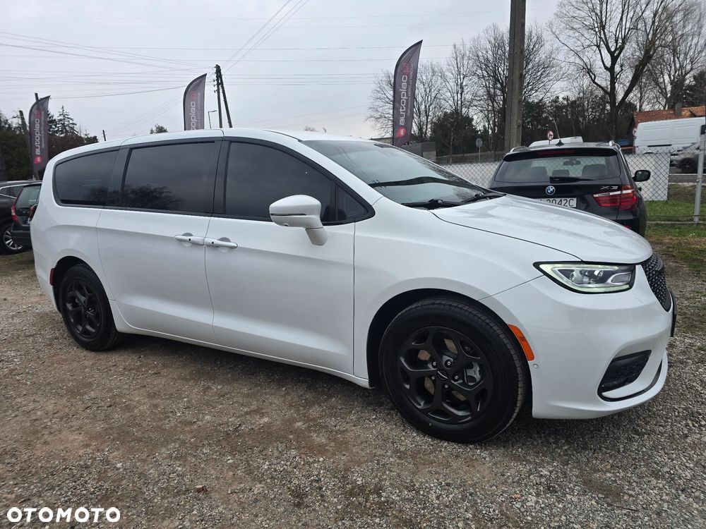 Chrysler Pacifica - 12