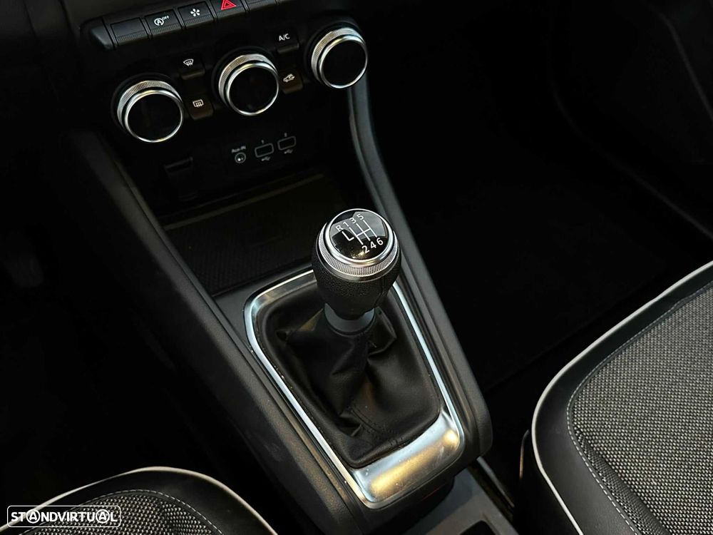 Renault Captur 1.0 TCe Exclusive - 17