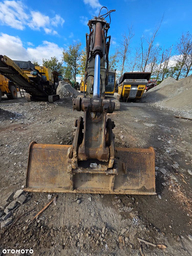 Volvo EC240 LC - 14