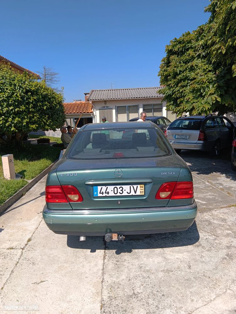 Mercedes-Benz E 300 - 3