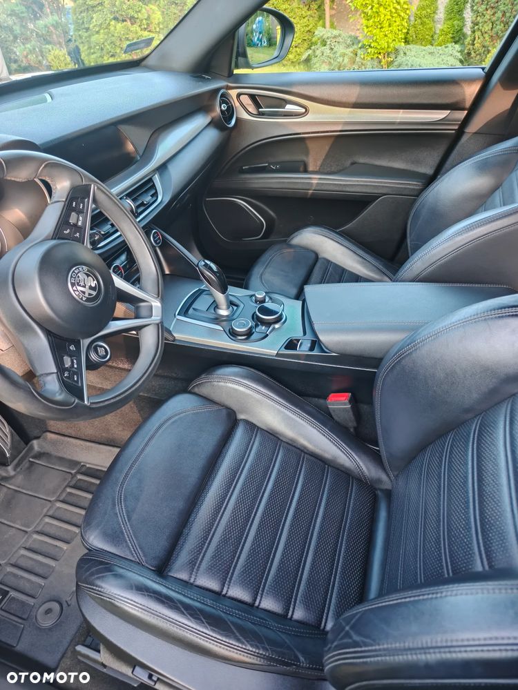 Alfa Romeo Stelvio - 19