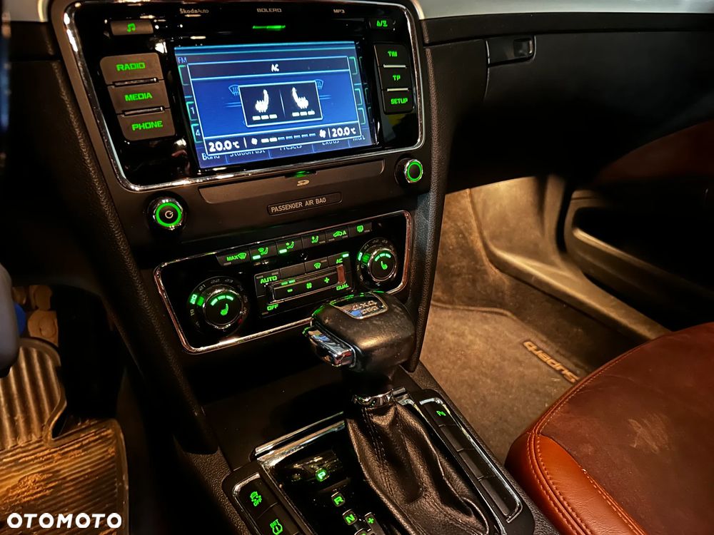 Skoda Superb 2.0 TDI 4x4 Elegance DSG - 36