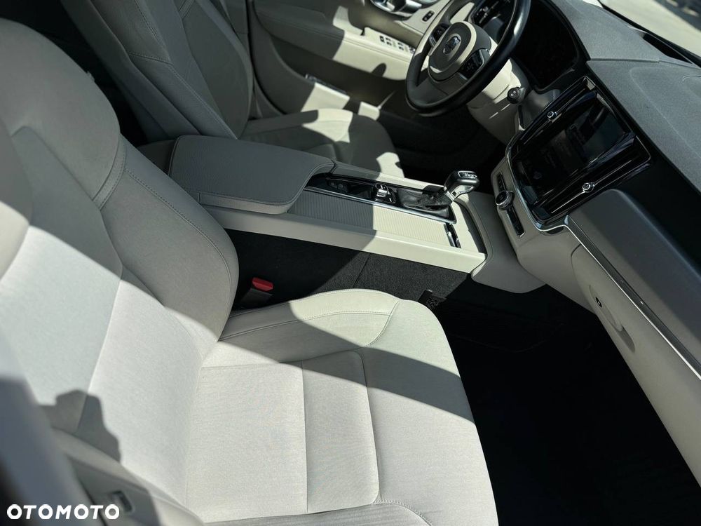 Volvo V90 D3 Momentum Pro - 12