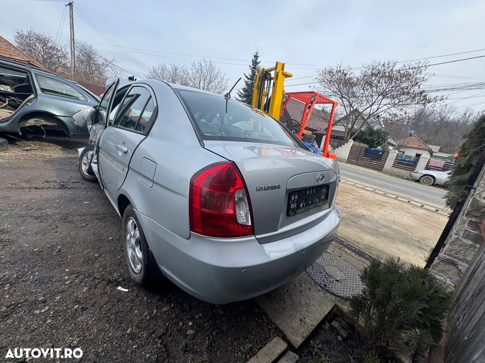 Dezmembram Hyundai Accent 1.5 cdri 2006