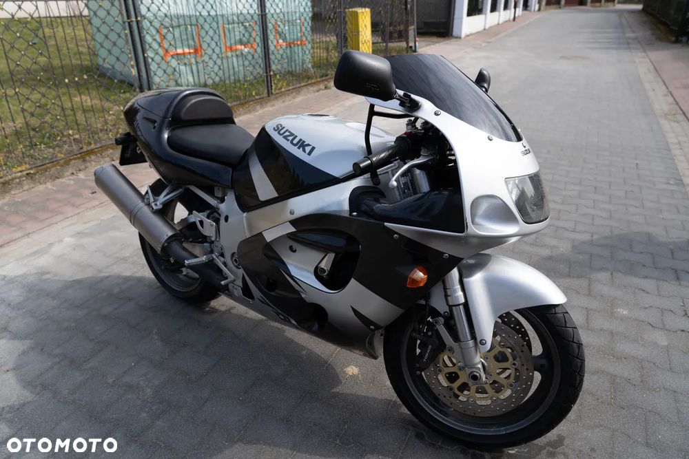 Suzuki GSX-R - 3