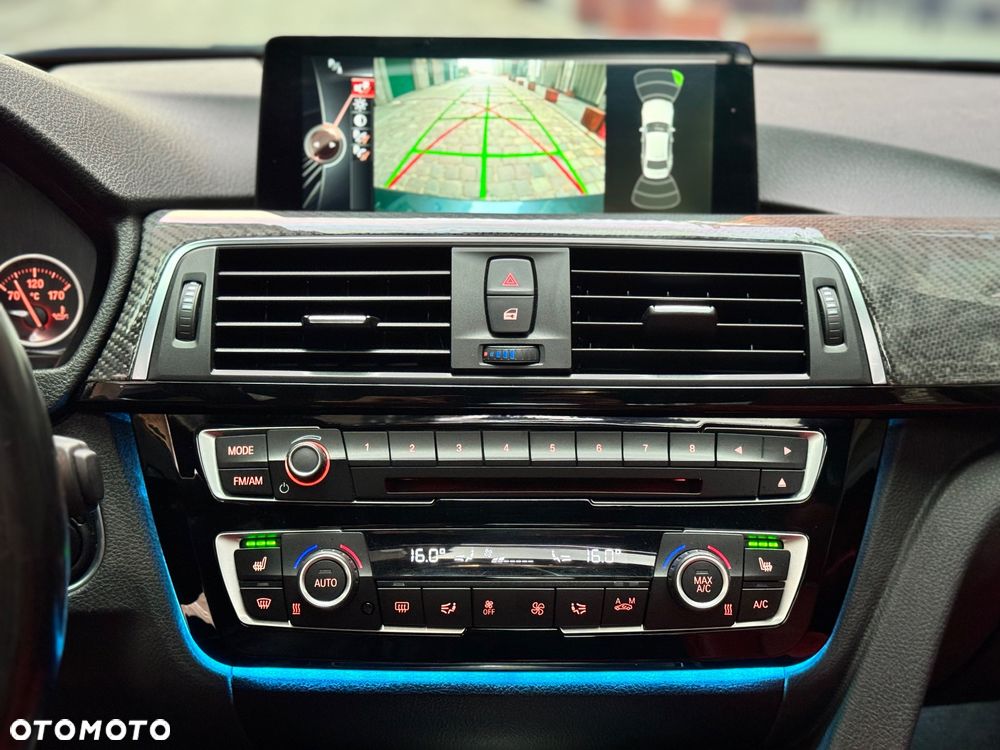 BMW Seria 3 328i Sport Line - 38