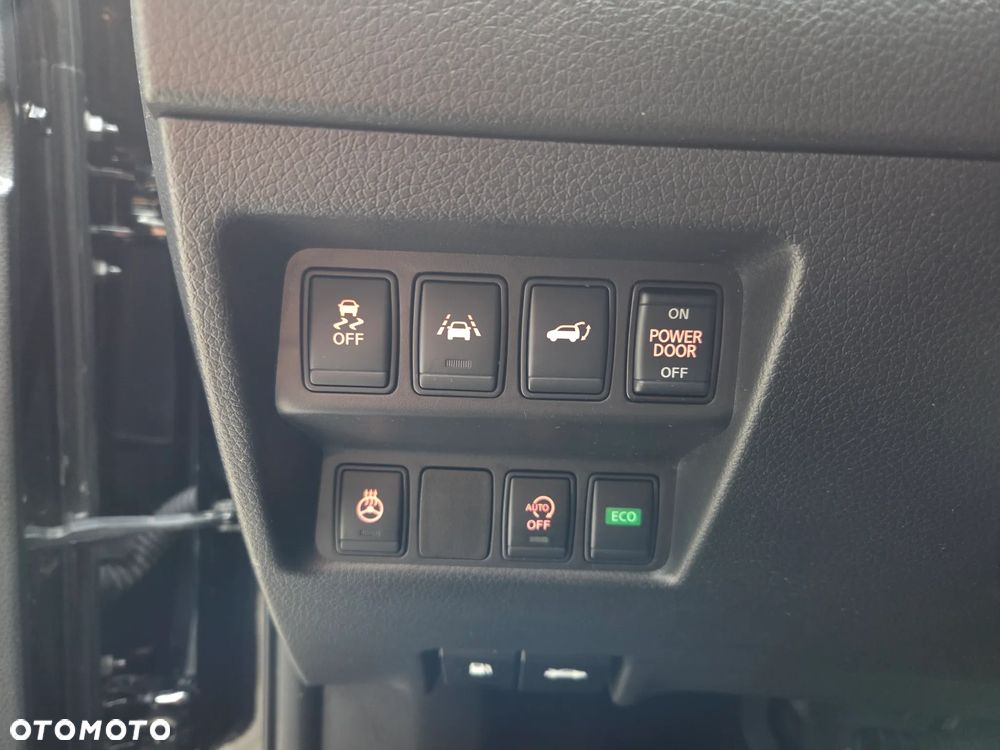 Nissan X-Trail 2.0 dCi ALL-MODE 4x4i Xtronic Tekna - 17