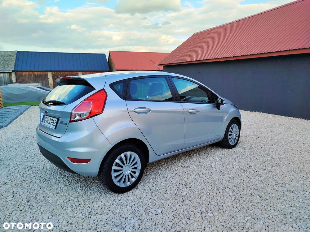 Ford Fiesta - 25
